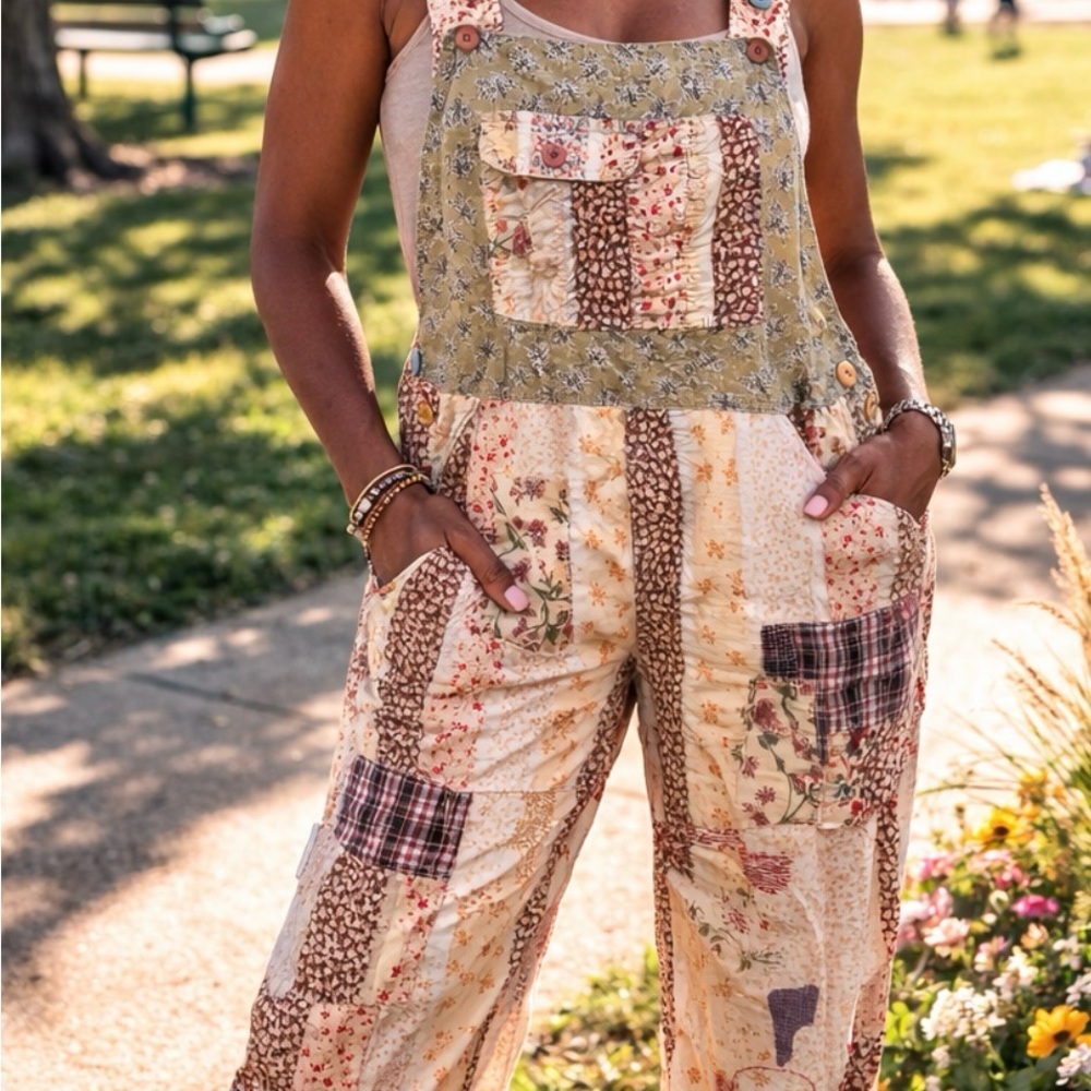 BlueVELVET Patchwork Floral Jumpsuit size L-NWT